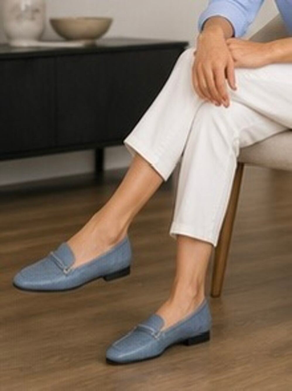Vionic Newport Blue Embossed Croc Leather Loafers Shoes Size 7.5